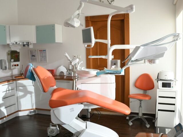 Dentists: The Google Ads Setup That Brings in Booked Appointments (Not Just Clicks)